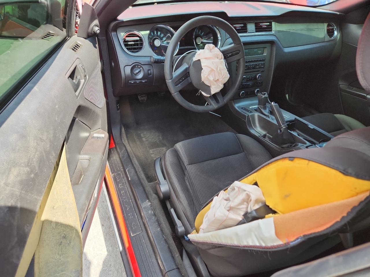 Ford Mustang Image 4