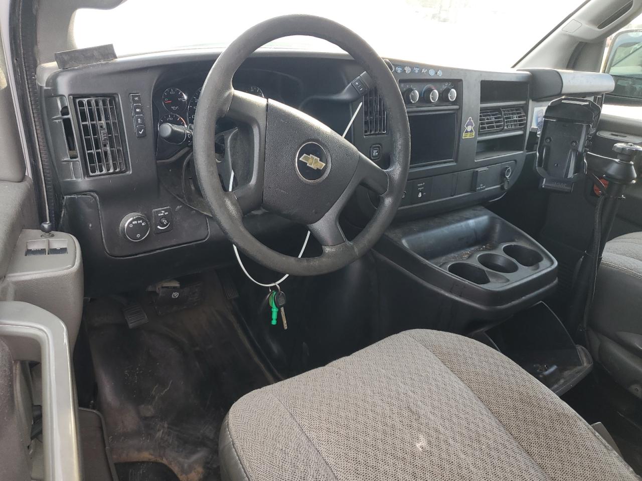 Chevrolet Express Image 8