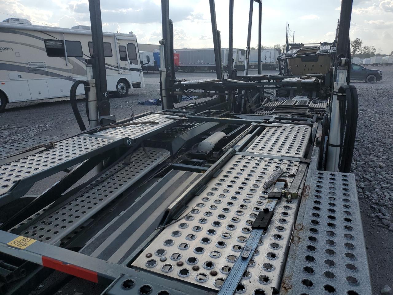 Peterbilt Tractor 389 Image 6