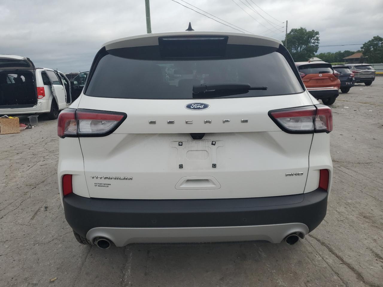 Ford Escape Titanium Image 4