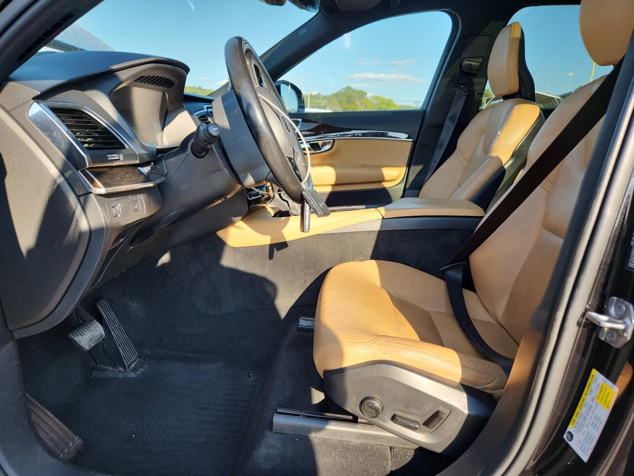 Volvo XC90 T6 Momentum Image 10