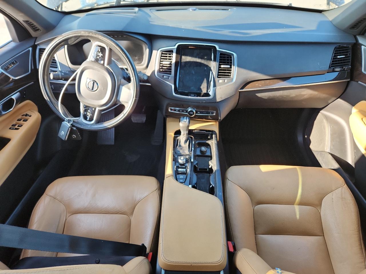 Volvo XC90 T6 Momentum Image 9