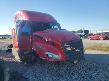  Salvage Freightliner Cascadia 1