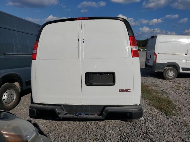 GMC Savana G2500 Image 12