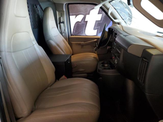 GMC Savana G2500 Image 13