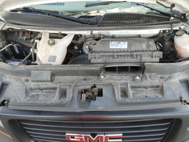 GMC Savana G2500 Image 3