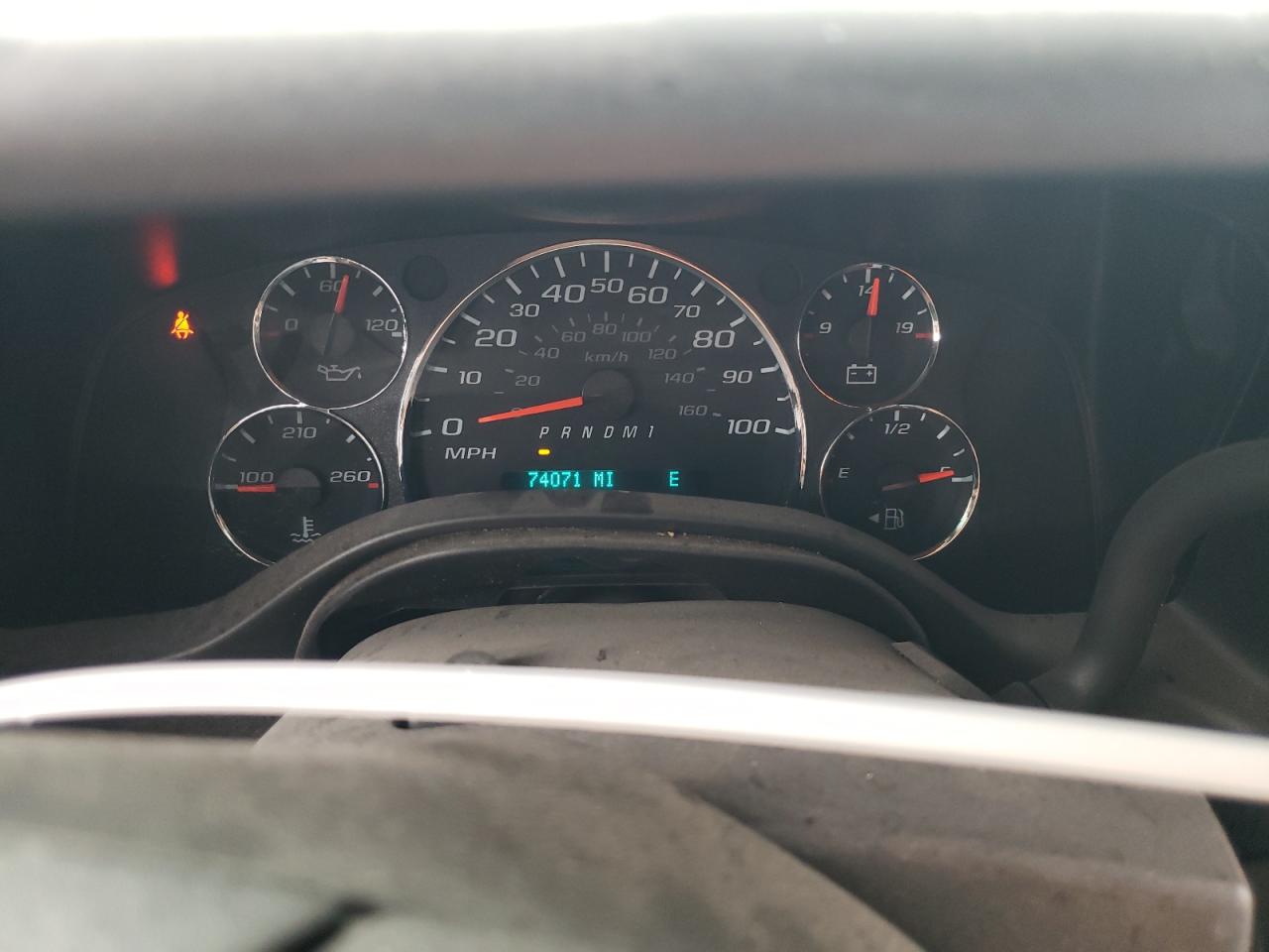 GMC Savana G2500 Image 8