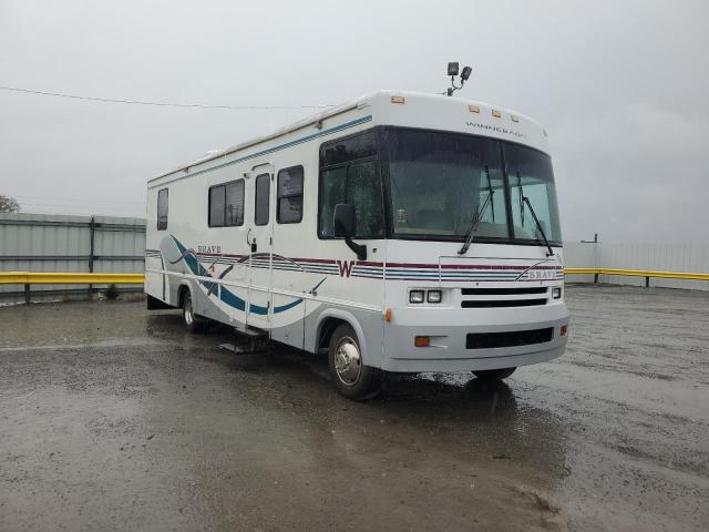  Salvage Winnebago Adventurer 32t