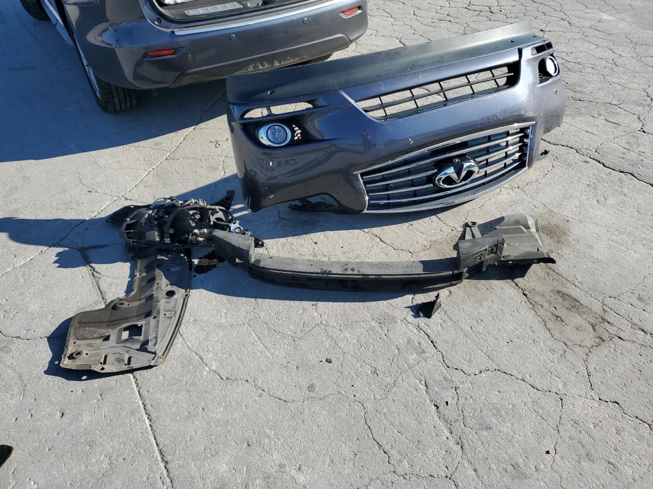 INFINITI JX35 Image 12