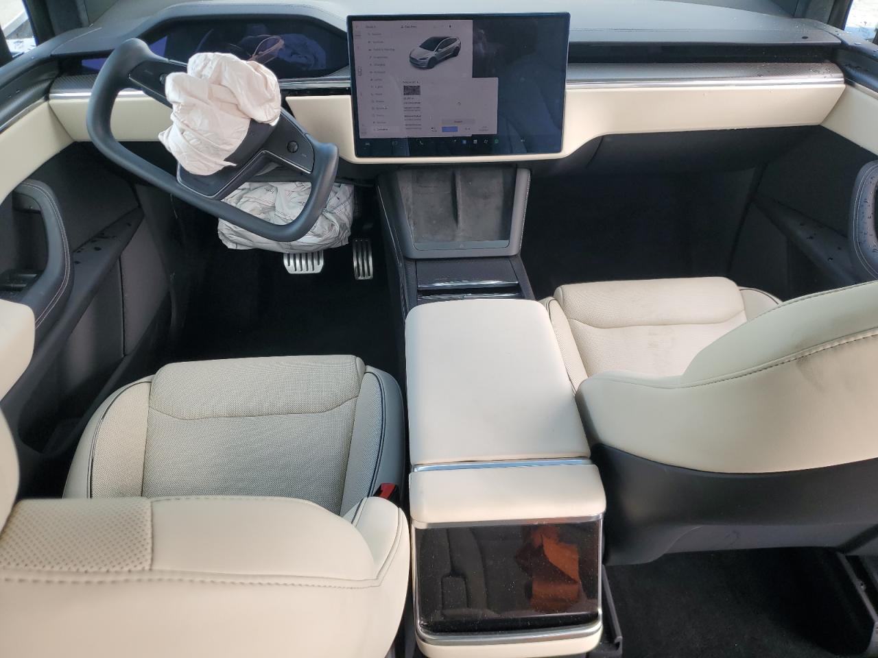 Tesla Model X Image 13