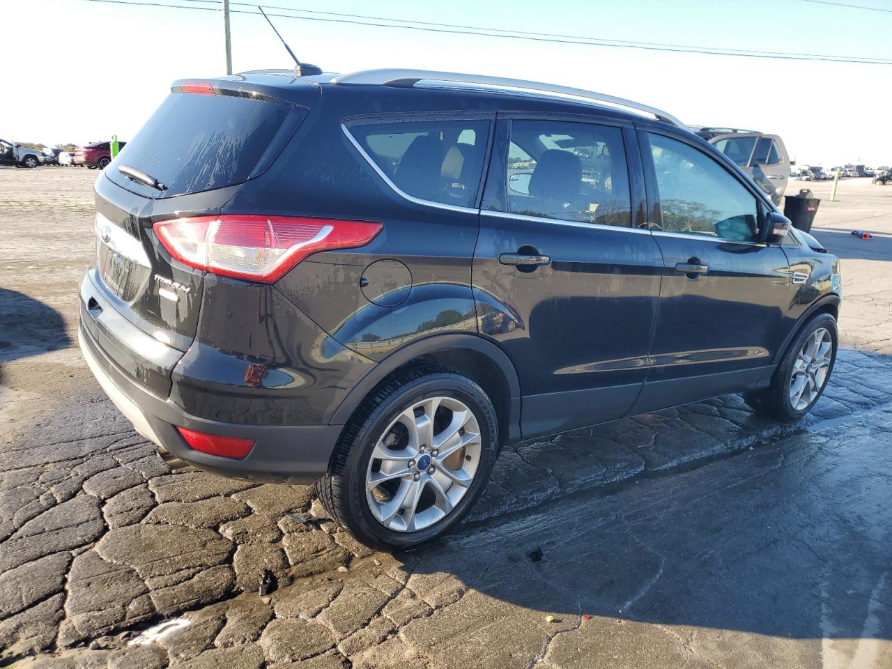 Ford Escape Titanium Image 2