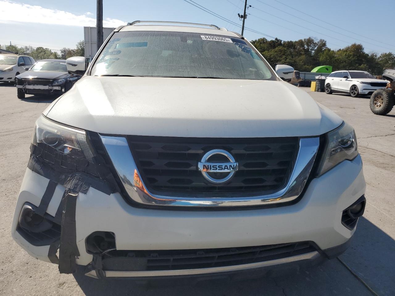 Nissan Pathfinder S Image 4