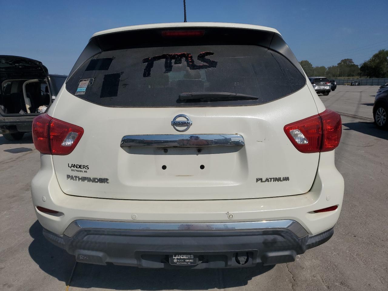 Nissan Pathfinder S Image 11