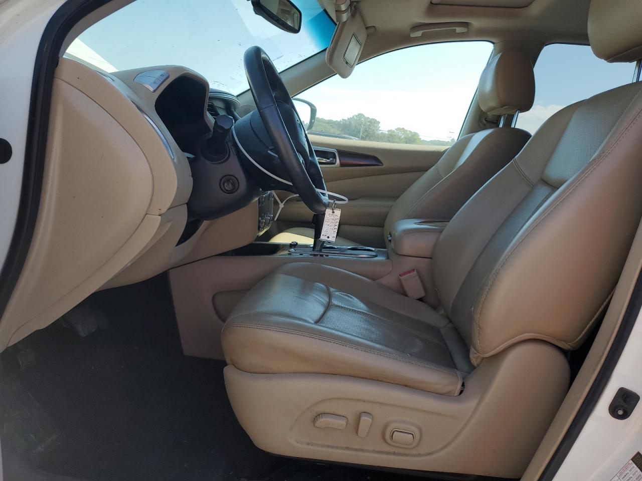 Nissan Pathfinder S Image 8