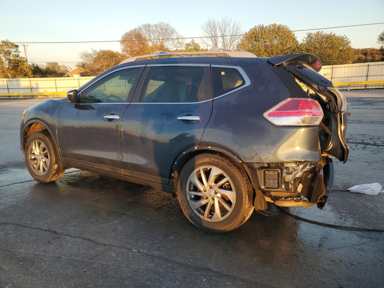 Nissan Rogue S Image 2