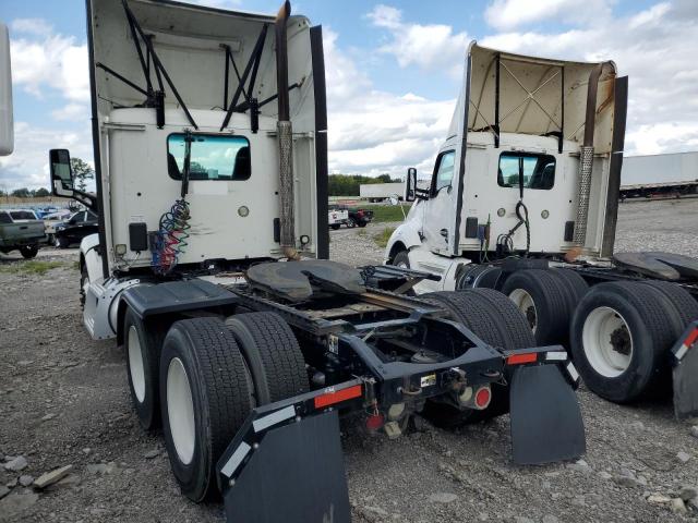 Peterbilt Tractor 579 Image 2