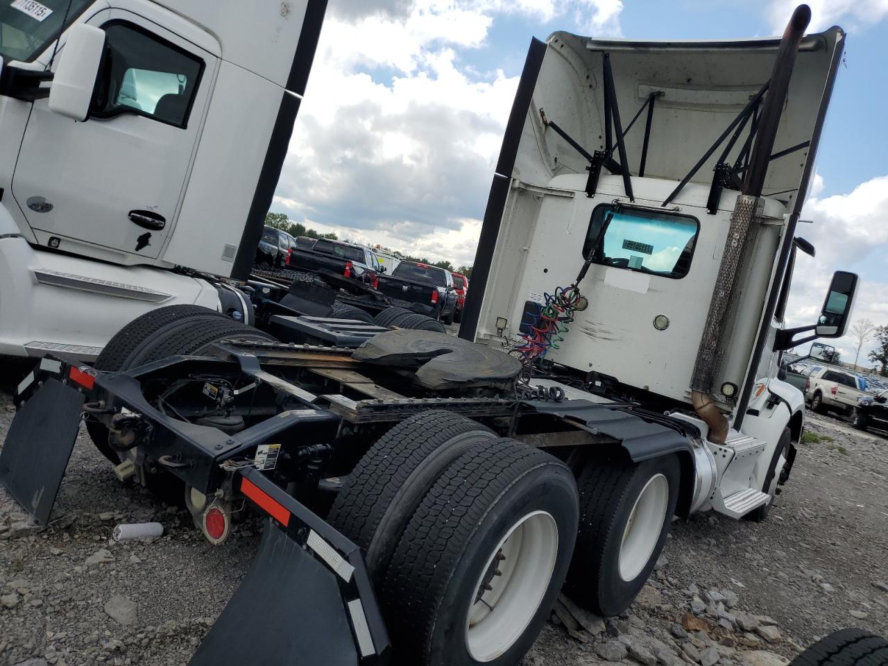 Peterbilt Tractor 579 Image 7