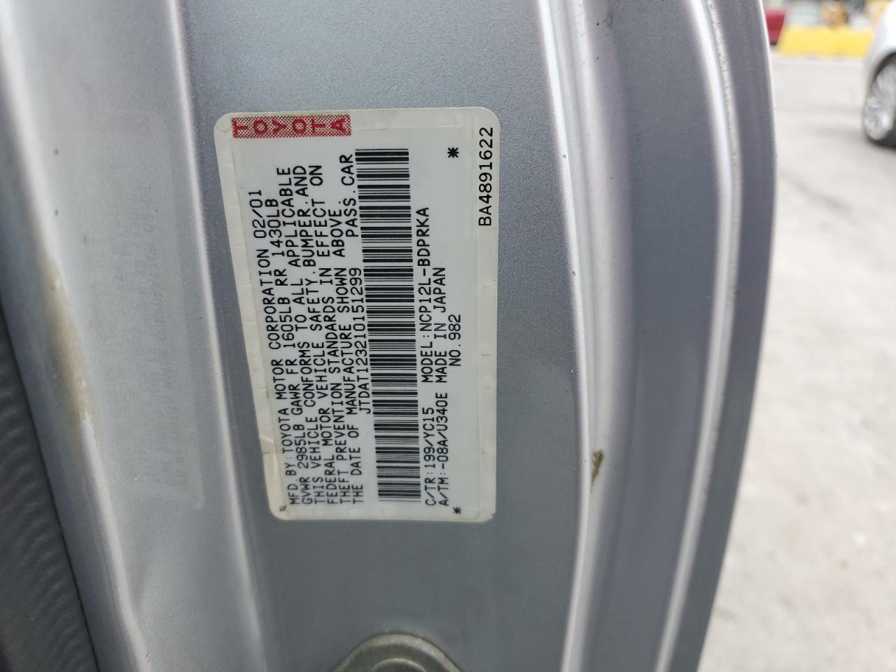 Toyota ECHO Image 11