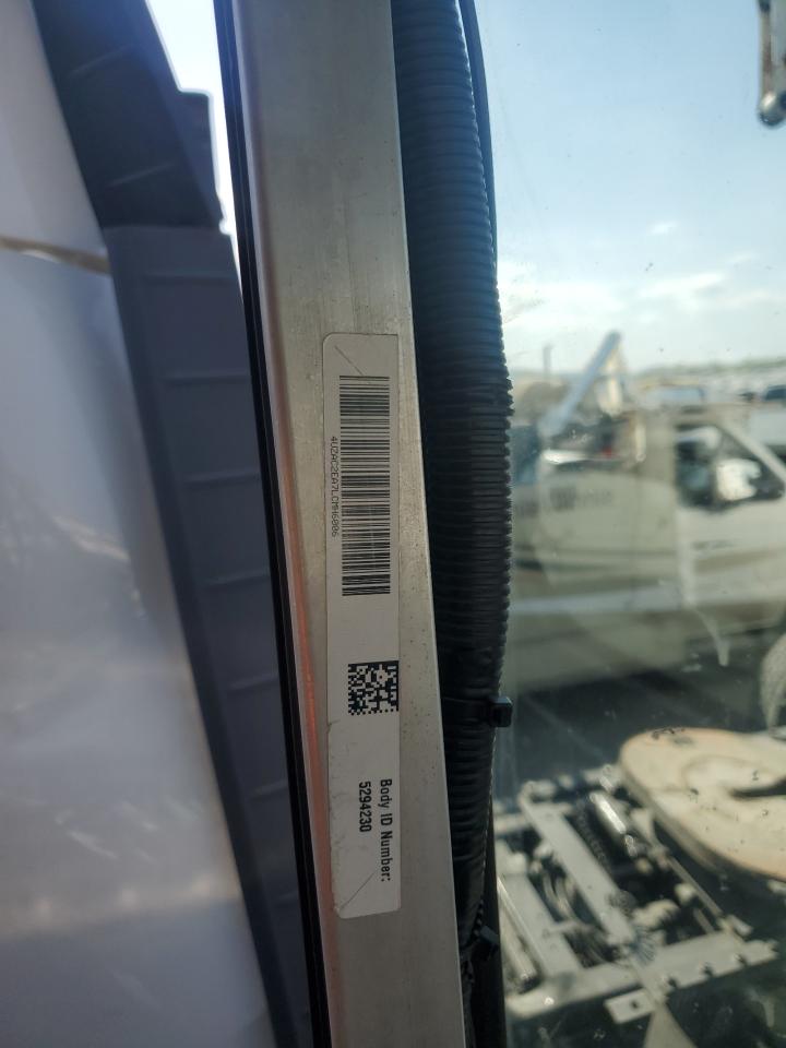 Freightliner Chassis M M Line Walk-in Van Image 10