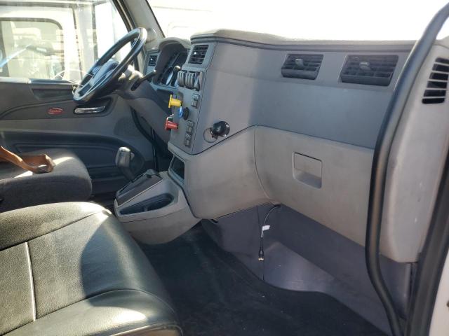 Peterbilt 579 Image 8