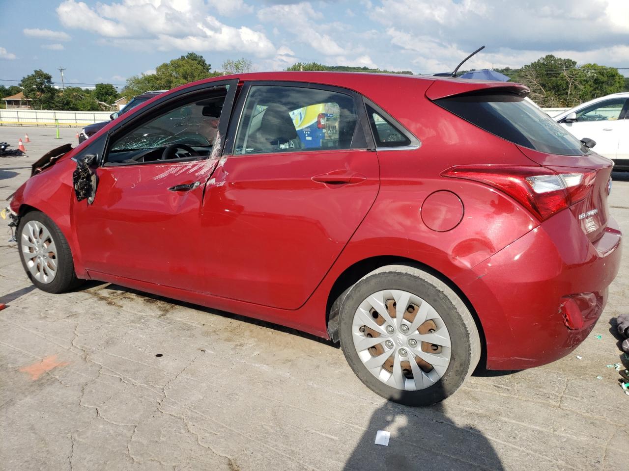 Hyundai ELANTRA Image 3