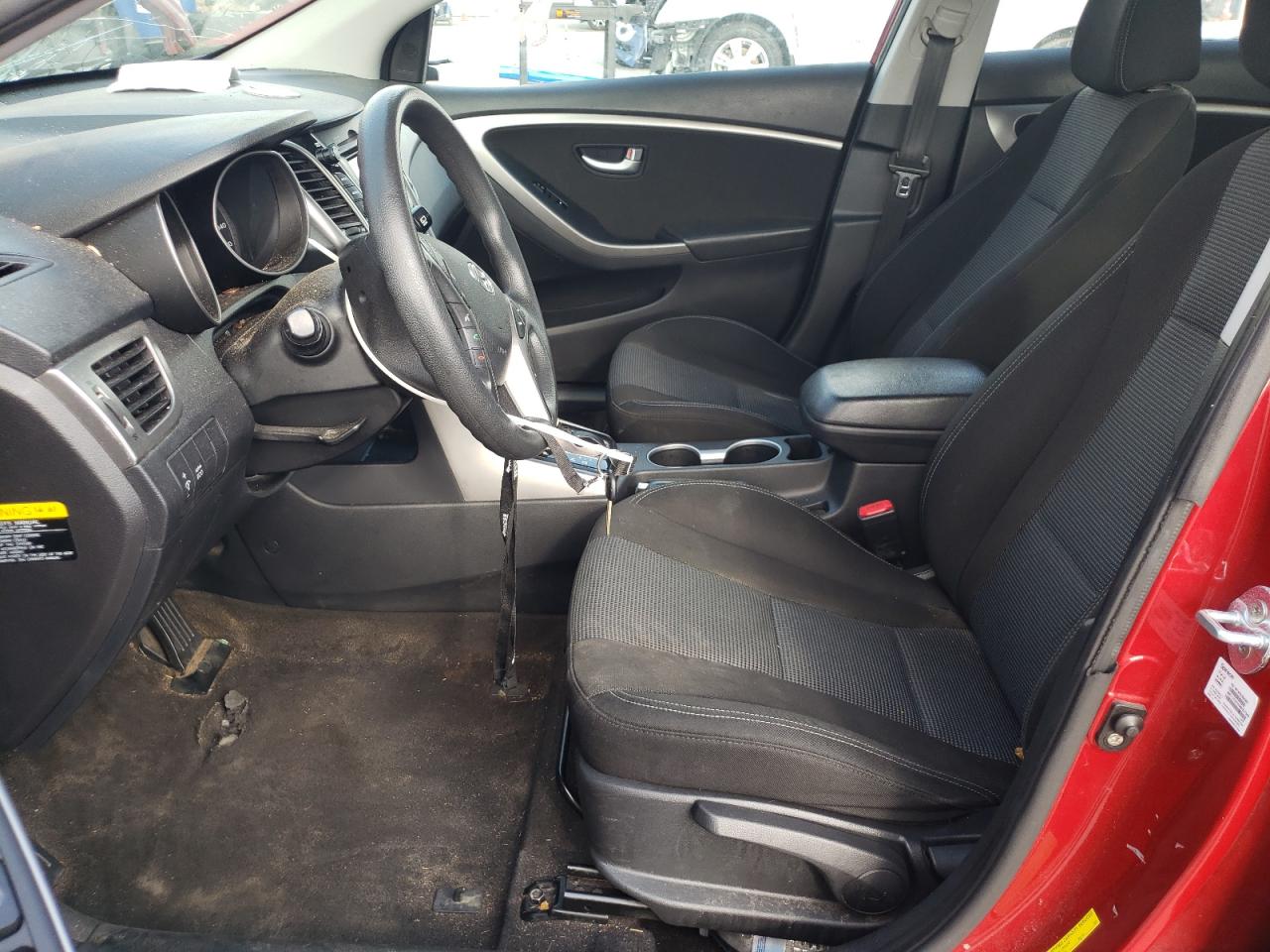 Hyundai ELANTRA Image 2