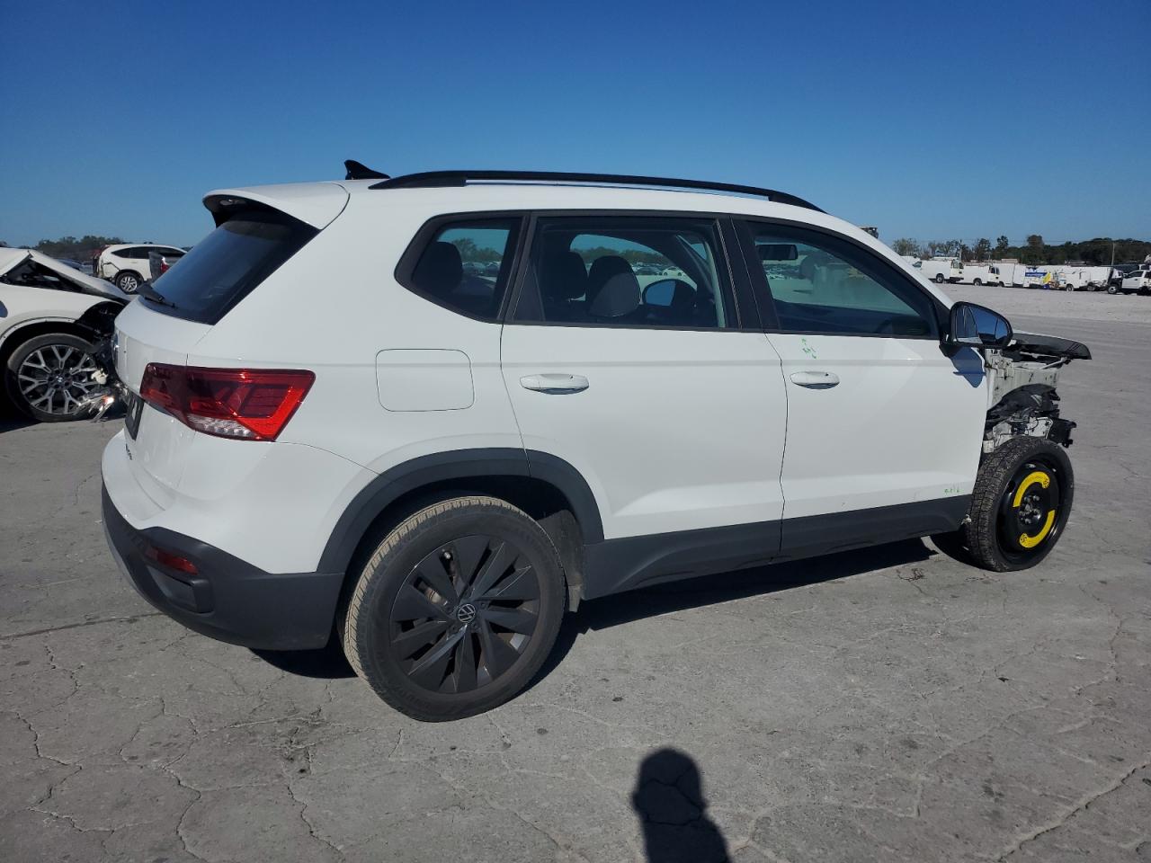 Volkswagen Taos S Image 11