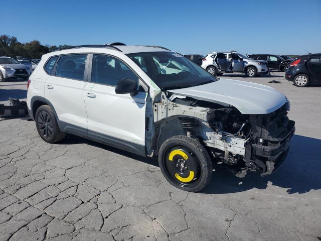 Volkswagen Taos S Image 2