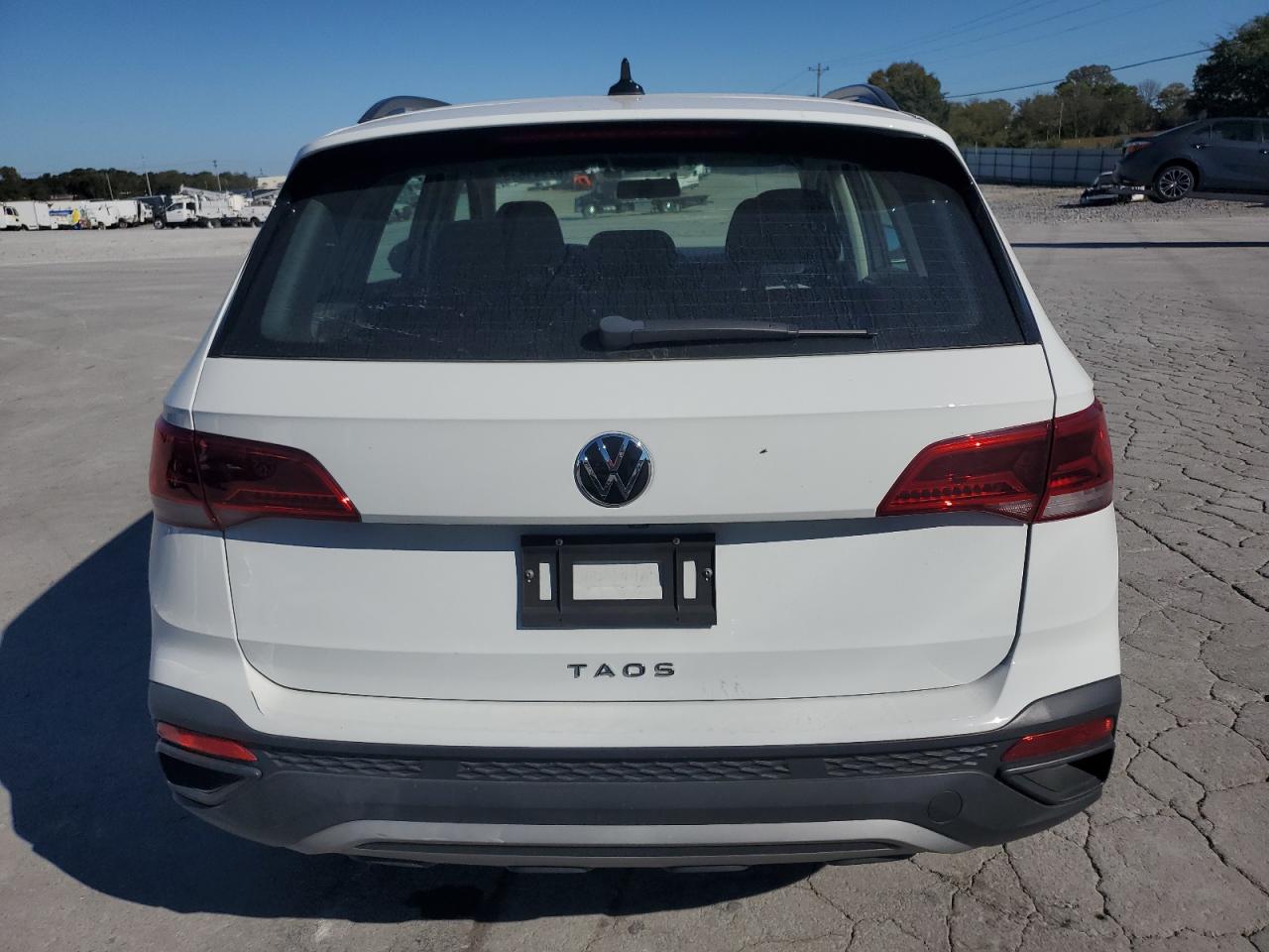 Volkswagen Taos S Image 4