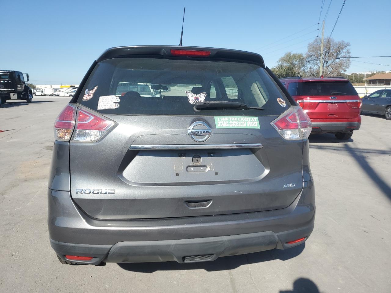 Nissan Rogue S Image 2