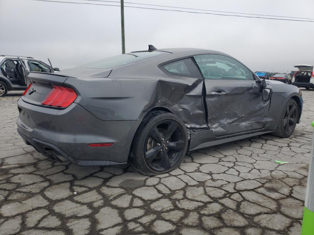 Ford Mustang Image 11