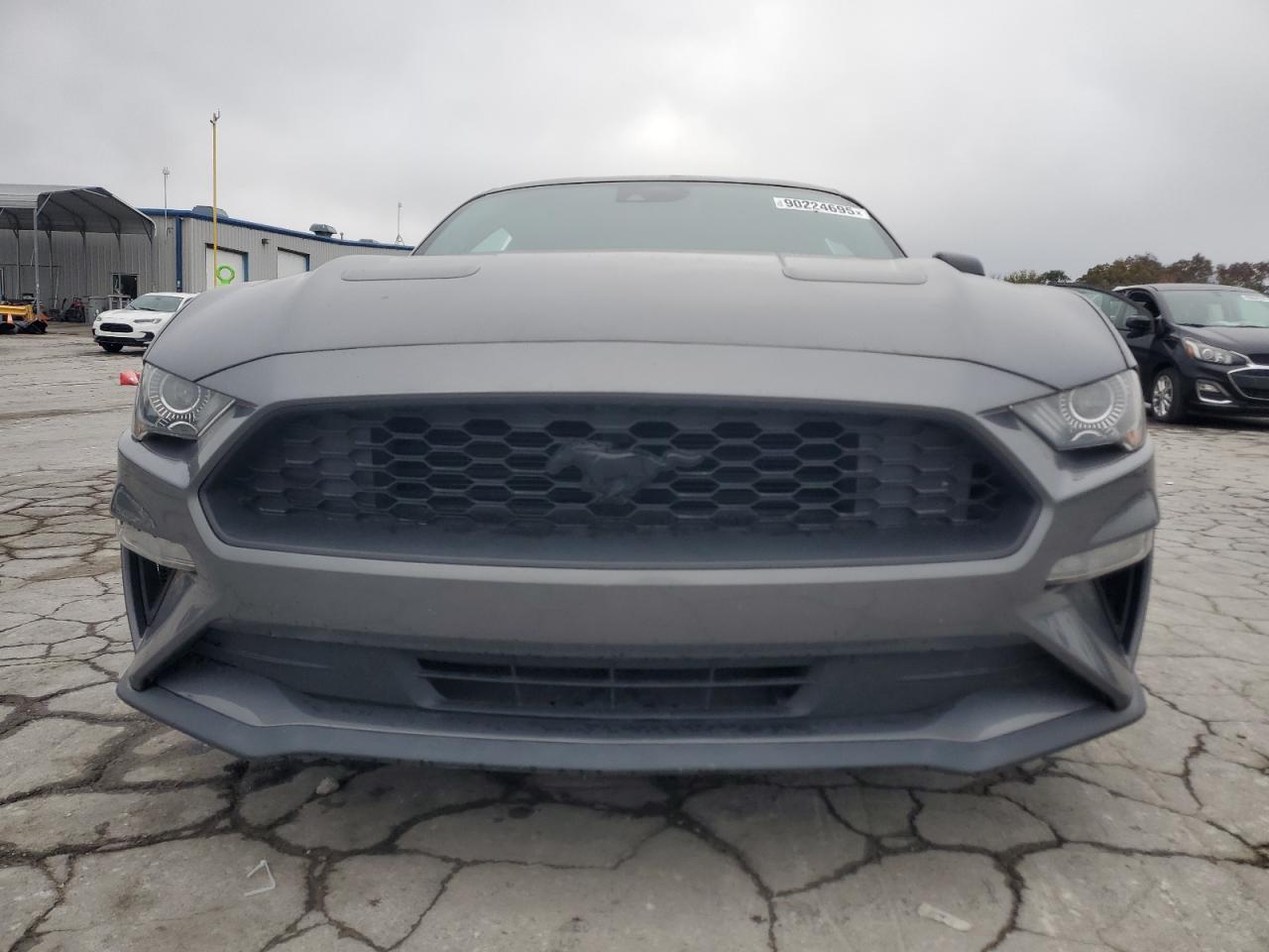 Ford Mustang Image 3