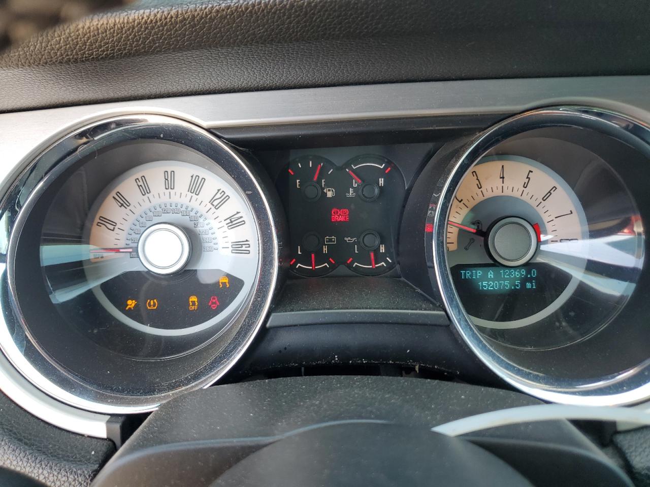 Ford Mustang Image 9