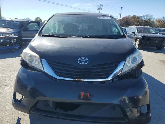 Toyota Sienna Le Image 12