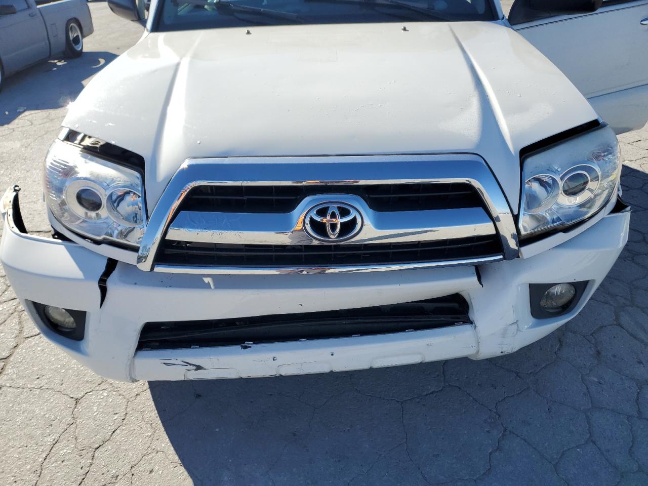 Toyota 4Runner Sr5 Image 11
