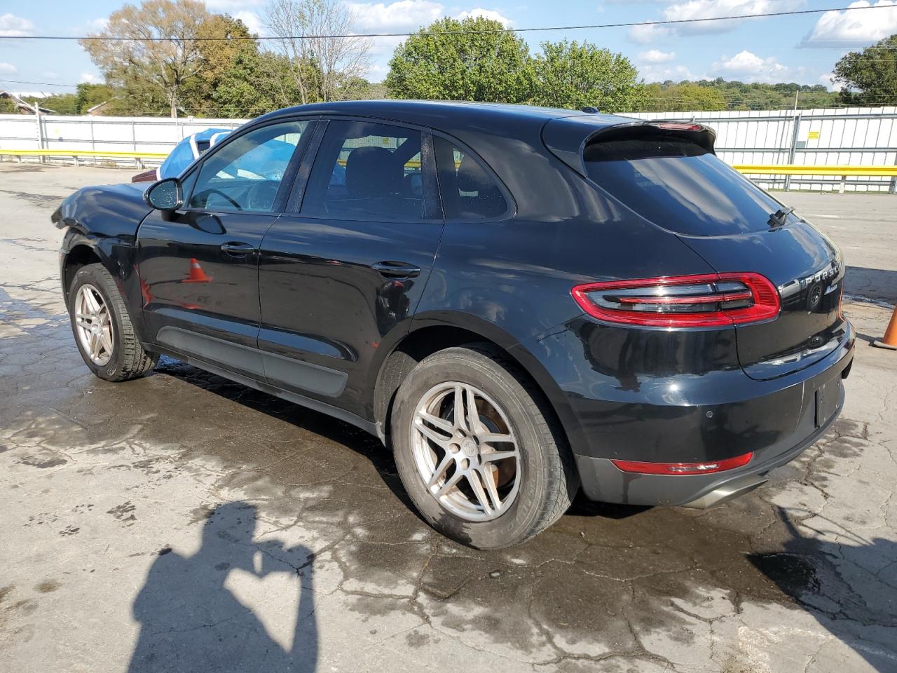 Porsche Macan Image 2
