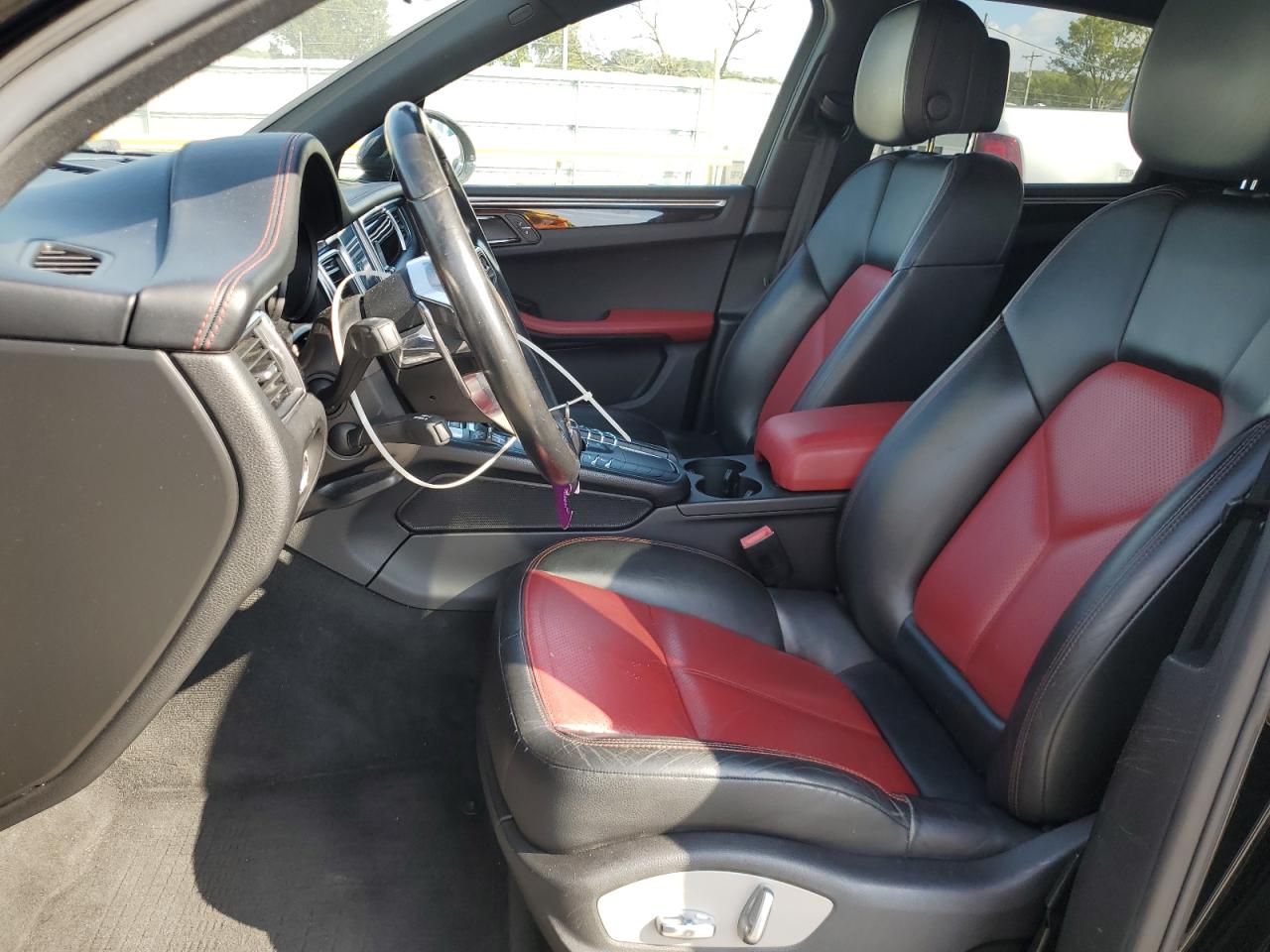 Porsche Macan Image 9