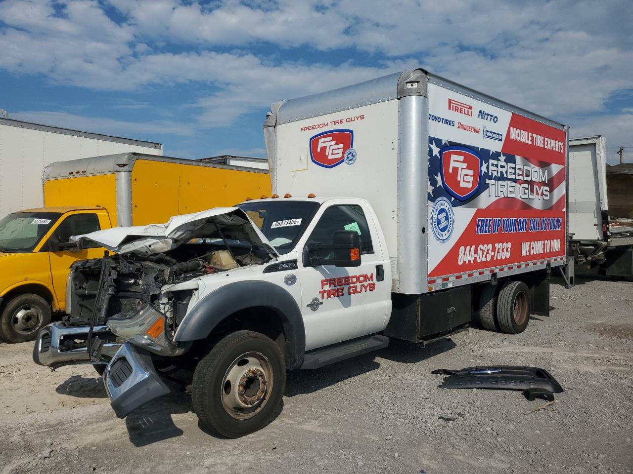 Ford F-550 Super Duty Image 3