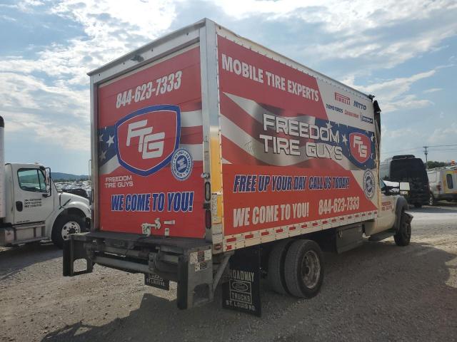 Ford F-550 Super Duty Image 7