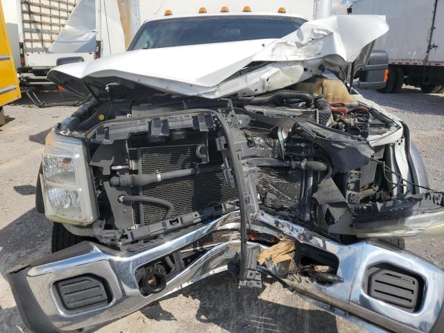 Ford F-550 Super Duty Image 5