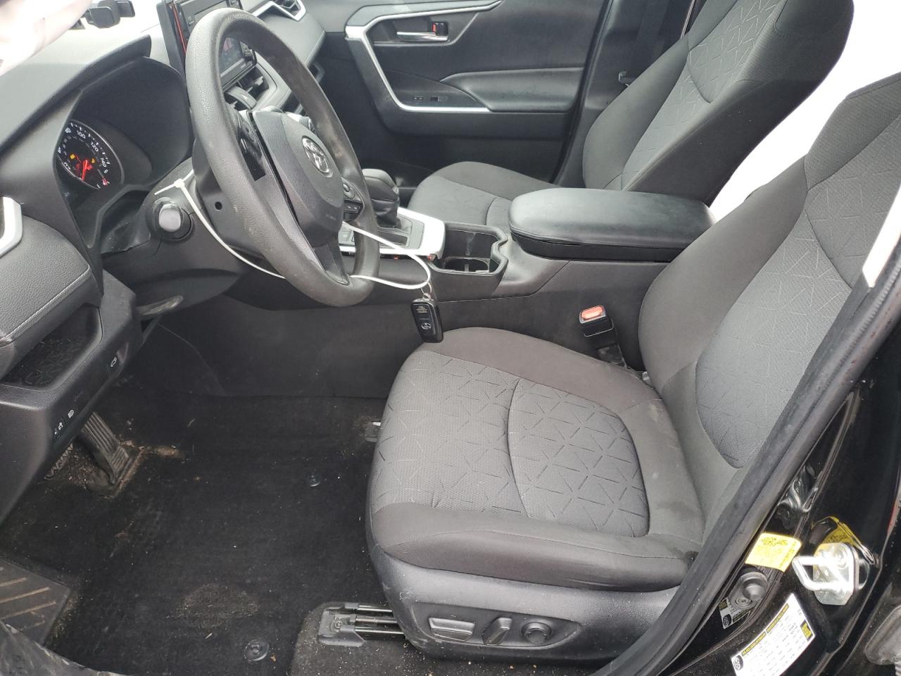 Toyota RAV4 Xle Image 12