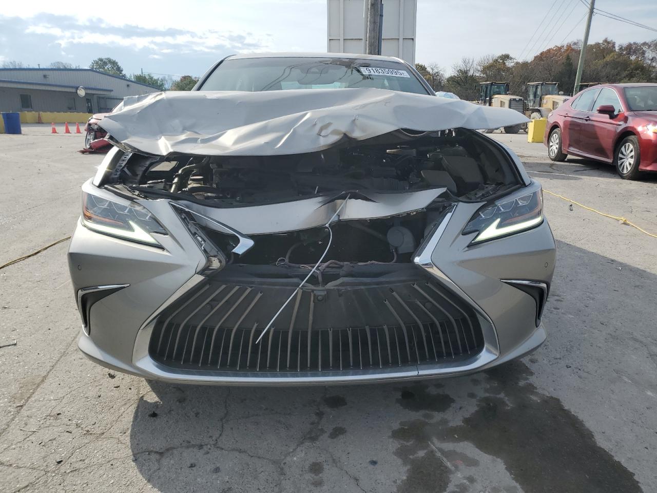 Lexus Es 300h Ultra Luxury Image 6