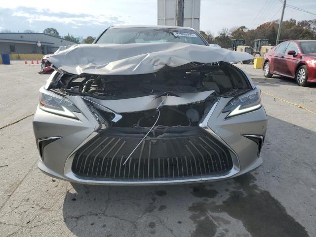 Lexus Es 300h Ultra Luxury Image 6