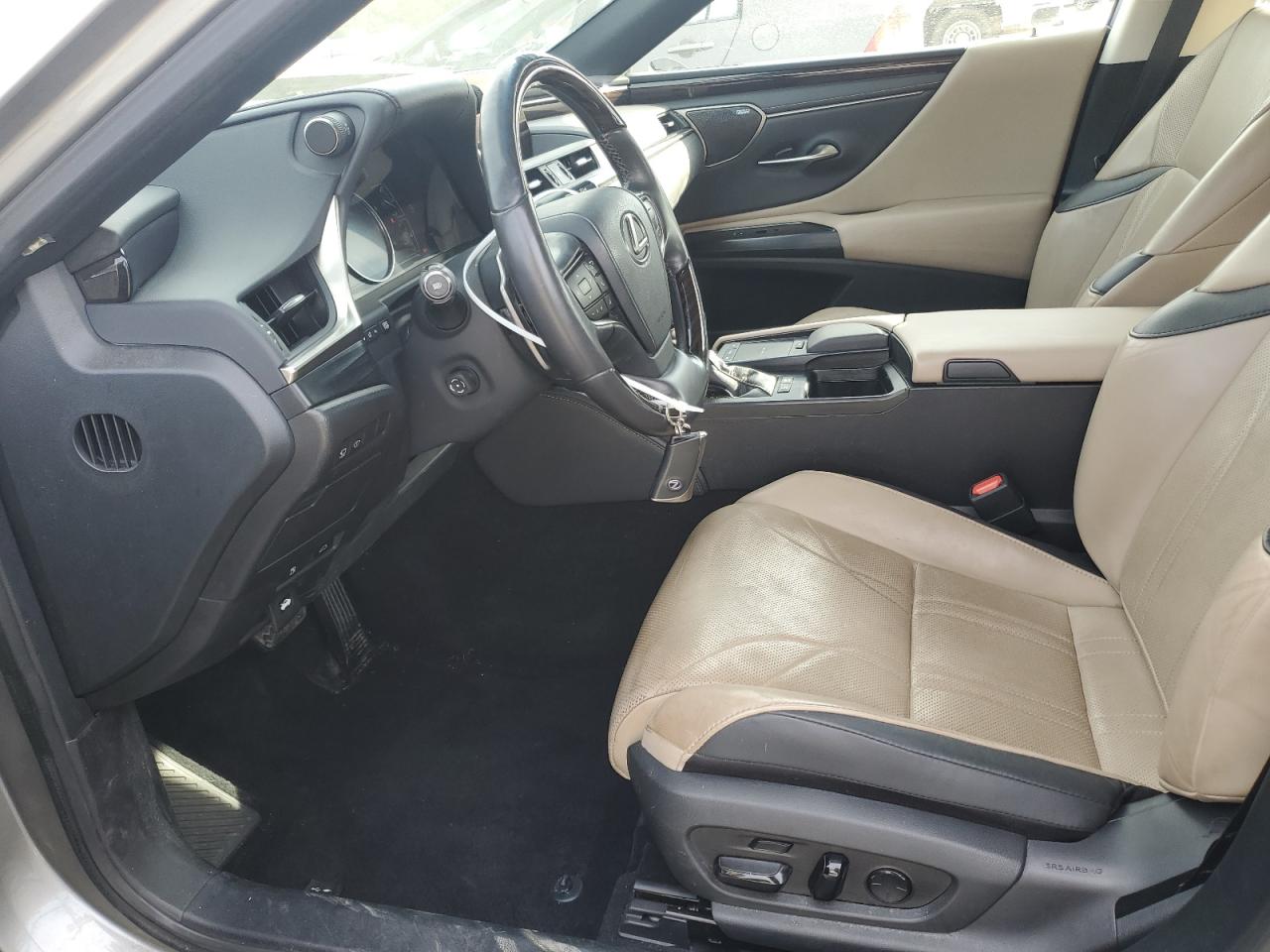 Lexus Es 300h Ultra Luxury Image 10