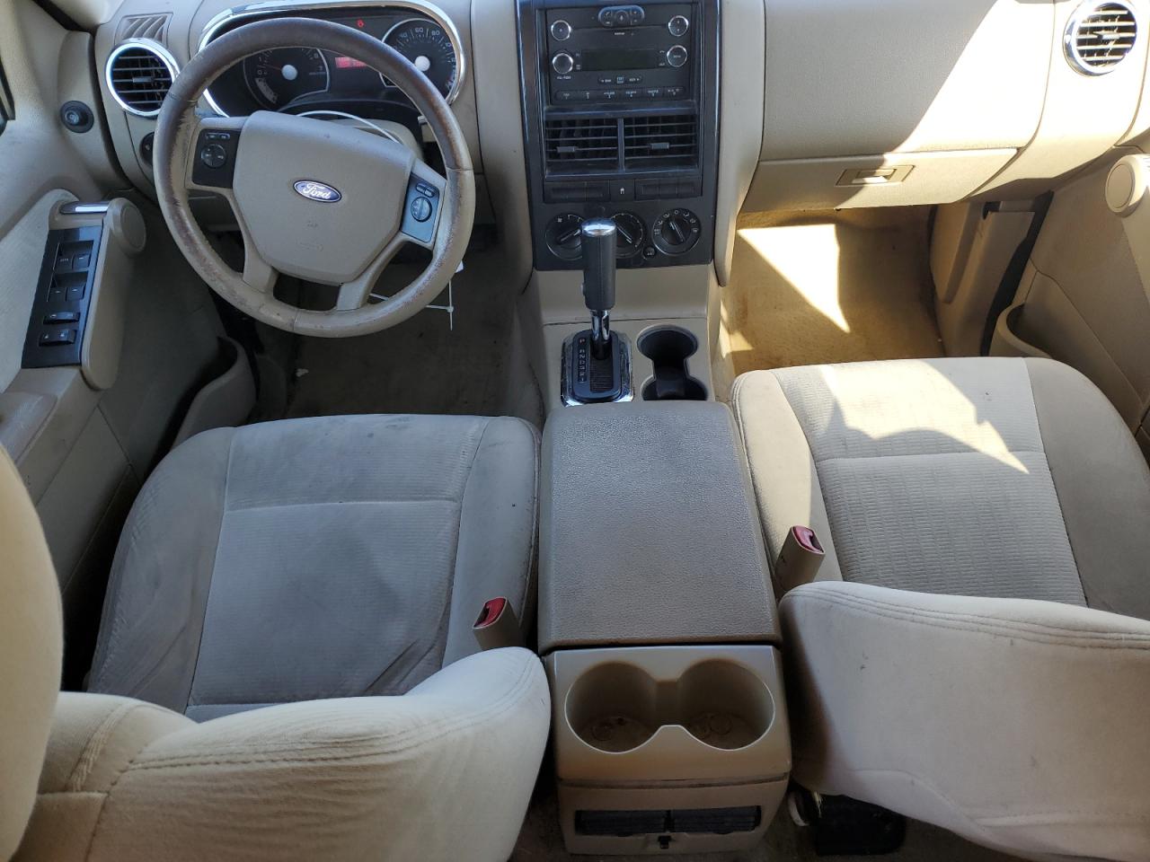 Ford Explorer Xlt Image 6