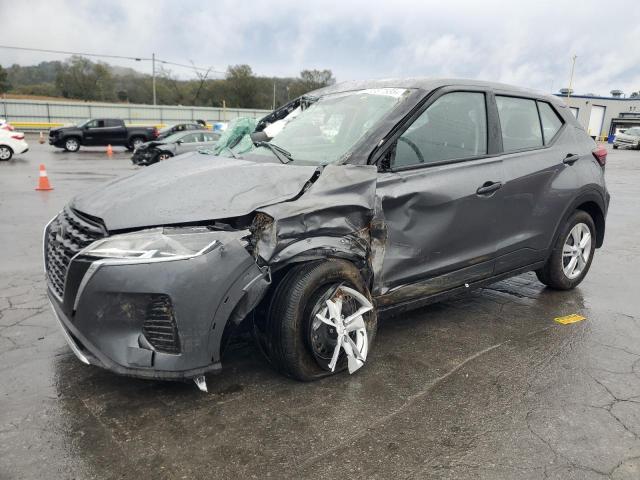  Salvage Nissan Kicks
