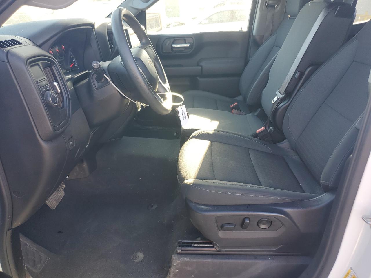 Chevrolet Silverado C1500 Custom Image 11