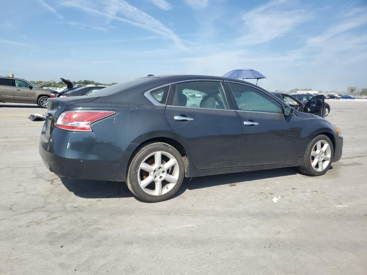 Nissan Altima 2.5 Image 2
