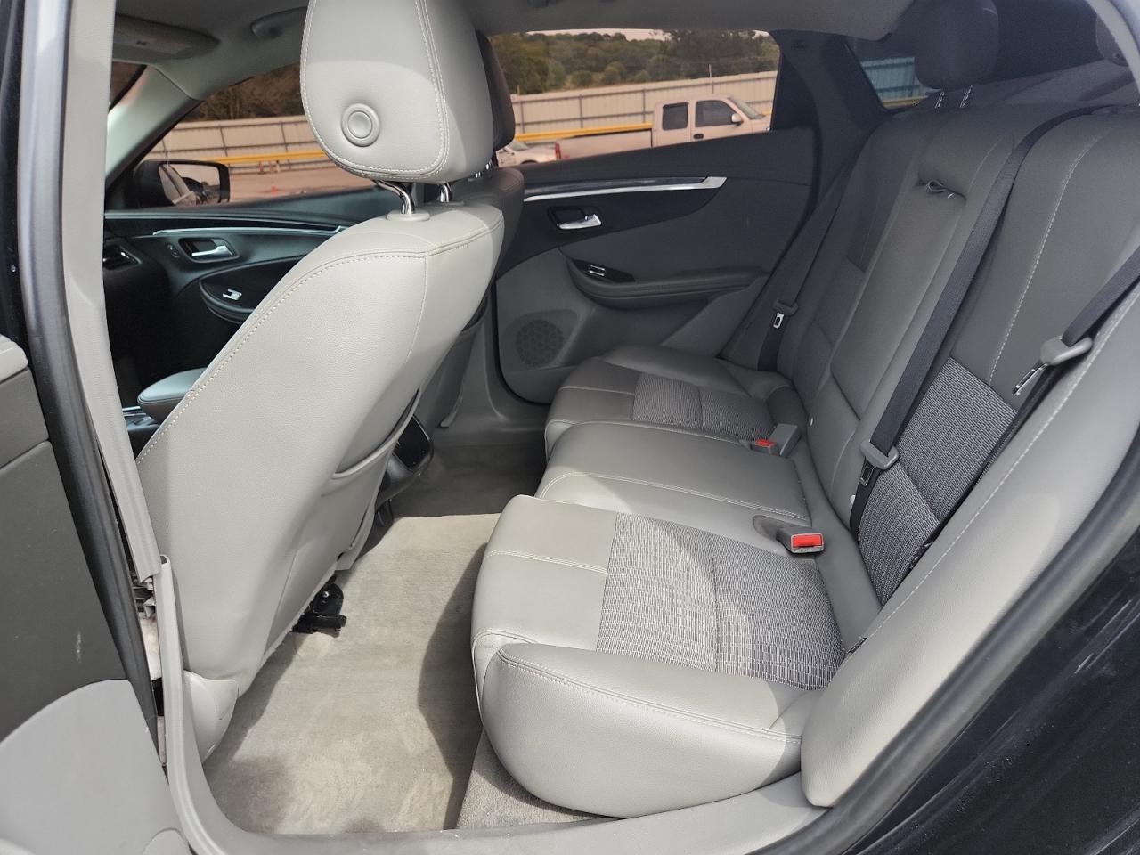 Chevrolet Impala Lt Image 8