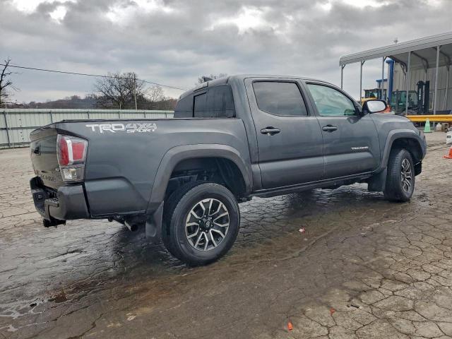 Toyota Tacoma Double Cab Image 6